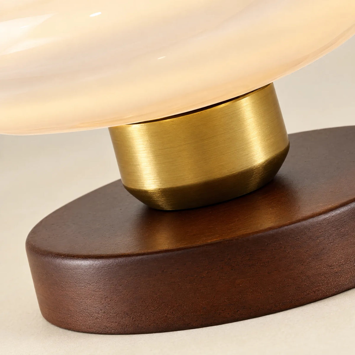 Novalis - Skandinavisk Loftlampe Oplyser Gange